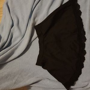 LA hearts black flowy mini skirt with scallop lace bottom